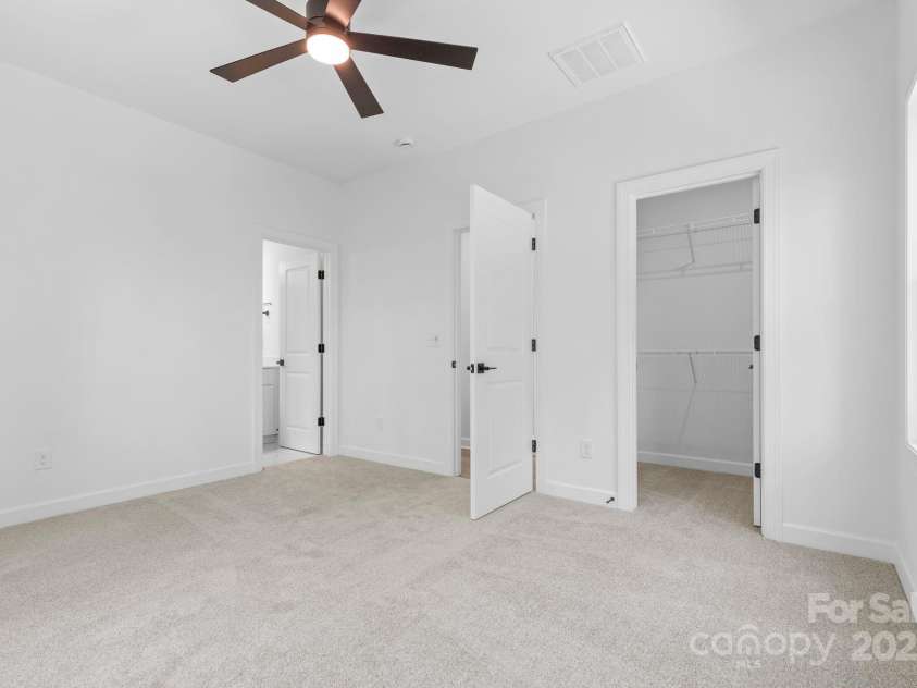 3960 Hager Drive, Charlotte, NC 28208.  MLS# CAR4305497, YatesRealty ID 965. 