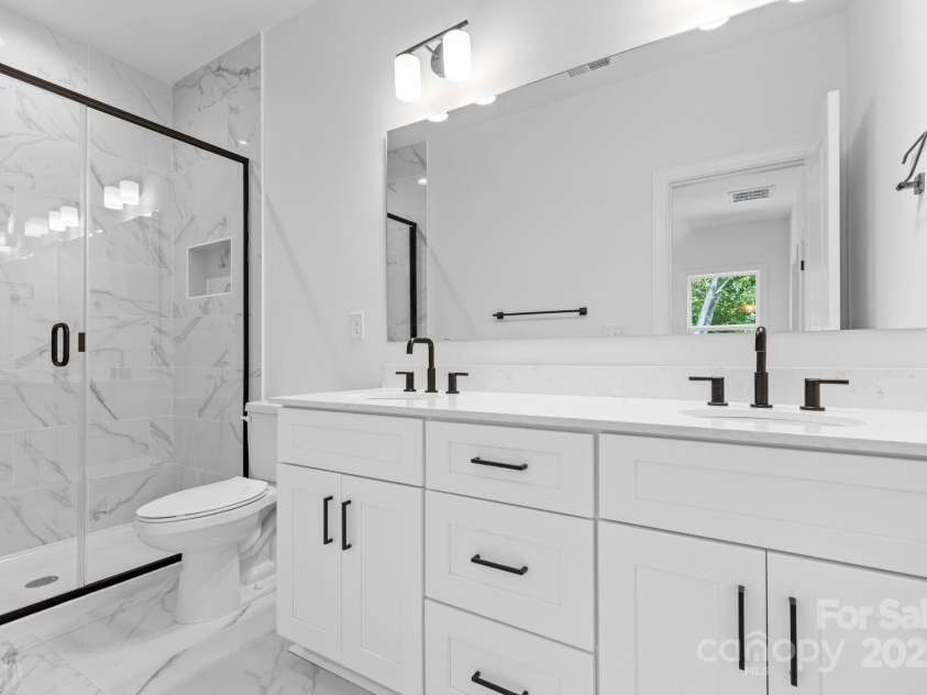 3960 Hager Drive, Charlotte, NC 28208.  MLS# CAR4305497, YatesRealty ID 965. 