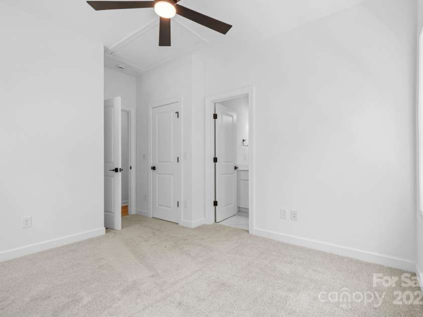 3960 Hager Drive, Charlotte, NC 28208.  MLS# CAR4305497, YatesRealty ID 965. 