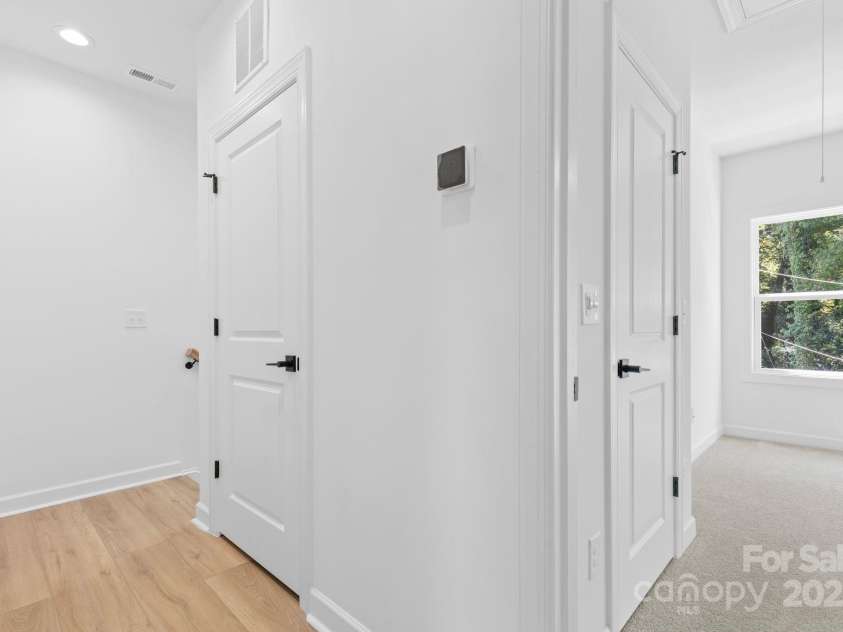 3960 Hager Drive, Charlotte, NC 28208.  MLS# CAR4305497, YatesRealty ID 965. 