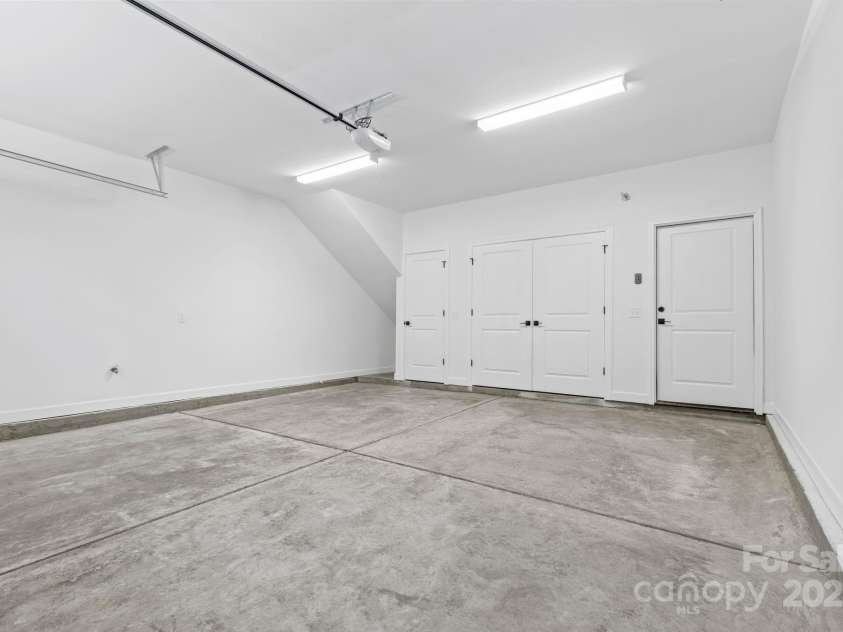 3960 Hager Drive, Charlotte, NC 28208.  MLS# CAR4305497, YatesRealty ID 965. 