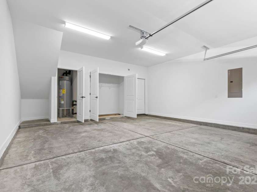 3960 Hager Drive, Charlotte, NC 28208.  MLS# CAR4305497, YatesRealty ID 965. 