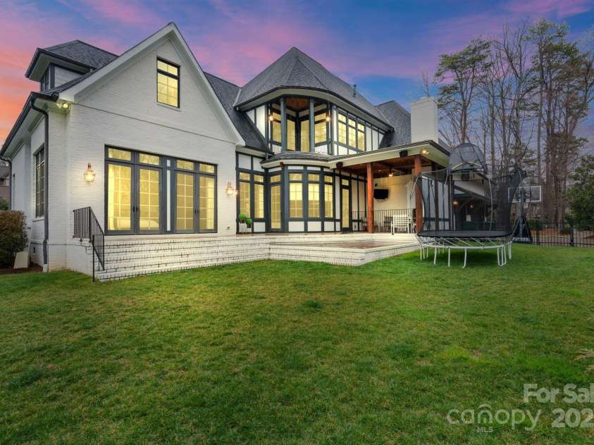 4336 Tottenham Road, Charlotte, NC 28226.  MLS# CAR4226280, YatesRealty ID 9651. 