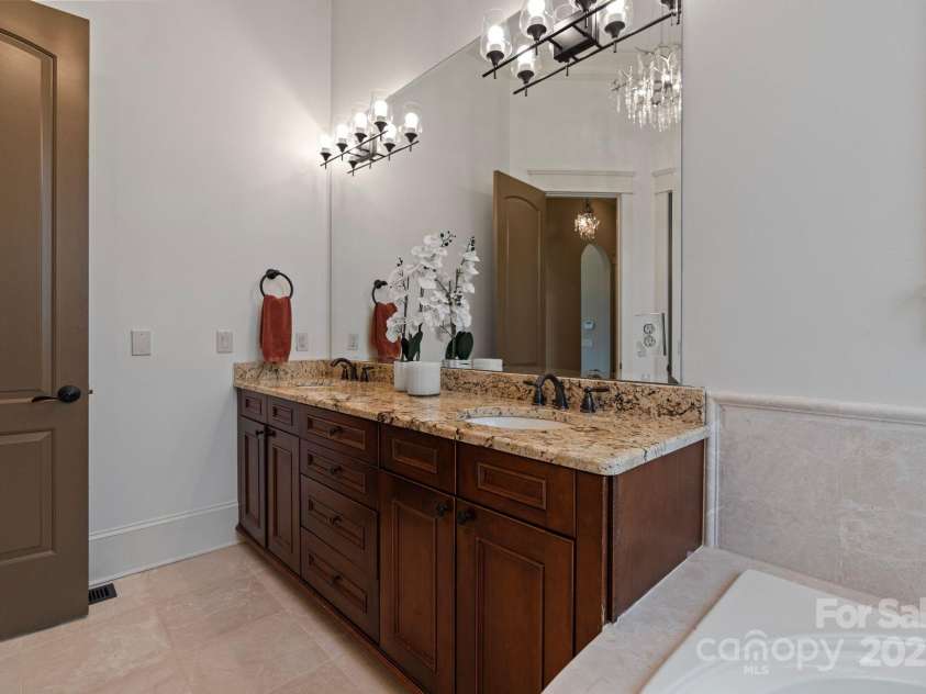 4336 Tottenham Road, Charlotte, NC 28226.  MLS# CAR4226280, YatesRealty ID 9651. 