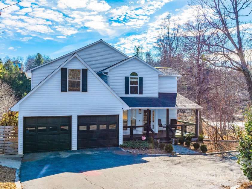 968 Plantation Drive, Marion, NC 28752.  MLS# CAR4322490, YatesRealty ID 9652. 