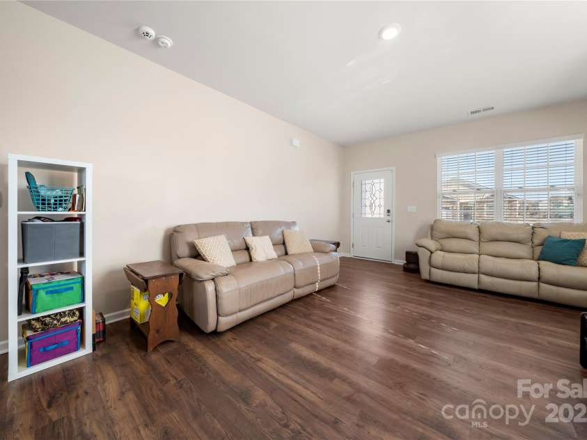 9706 Tea Garden Drive, Gastonia, NC 28056.  MLS# CAR4236017, YatesRealty ID 9657. 