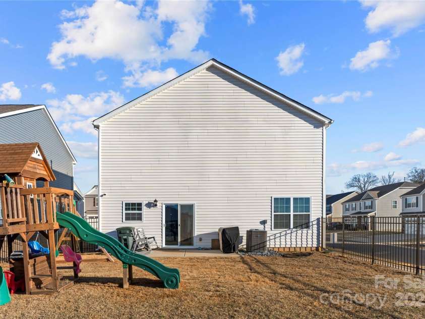 9706 Tea Garden Drive, Gastonia, NC 28056.  MLS# CAR4236017, YatesRealty ID 9657. Big backyard
