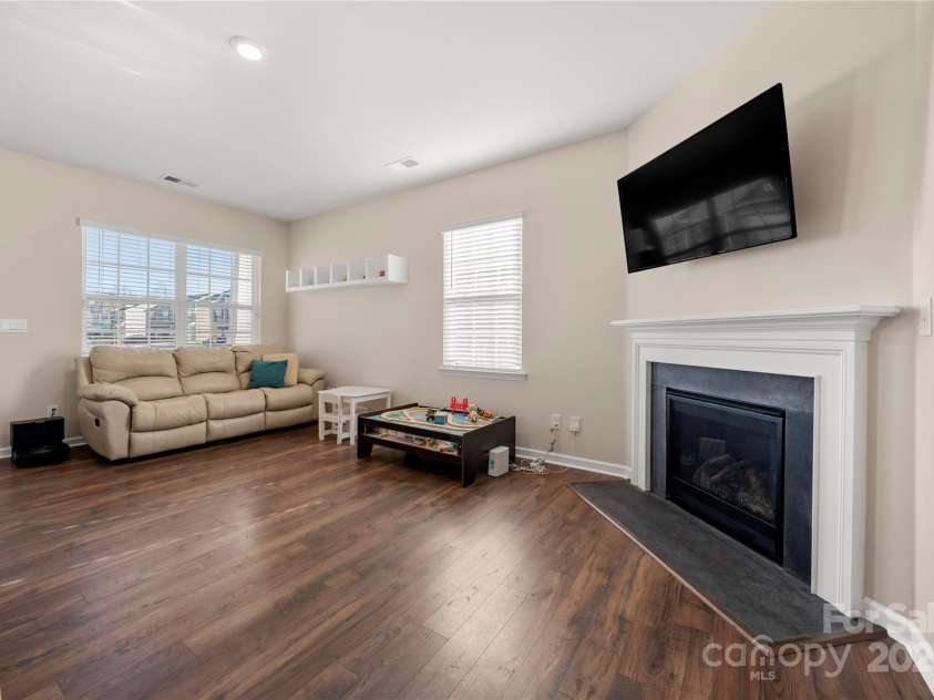 9706 Tea Garden Drive, Gastonia, NC 28056.  MLS# CAR4236017, YatesRealty ID 9657. Gas fireplace in living room