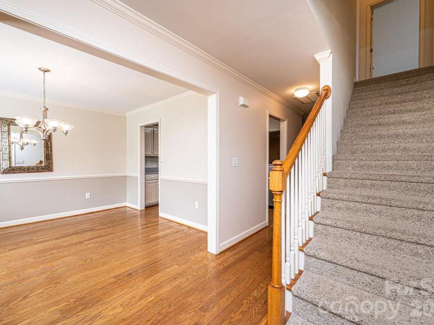 142 39th Avenue Court, Hickory, NC 28601.  MLS# CAR4360698, YatesRealty ID 9658. 