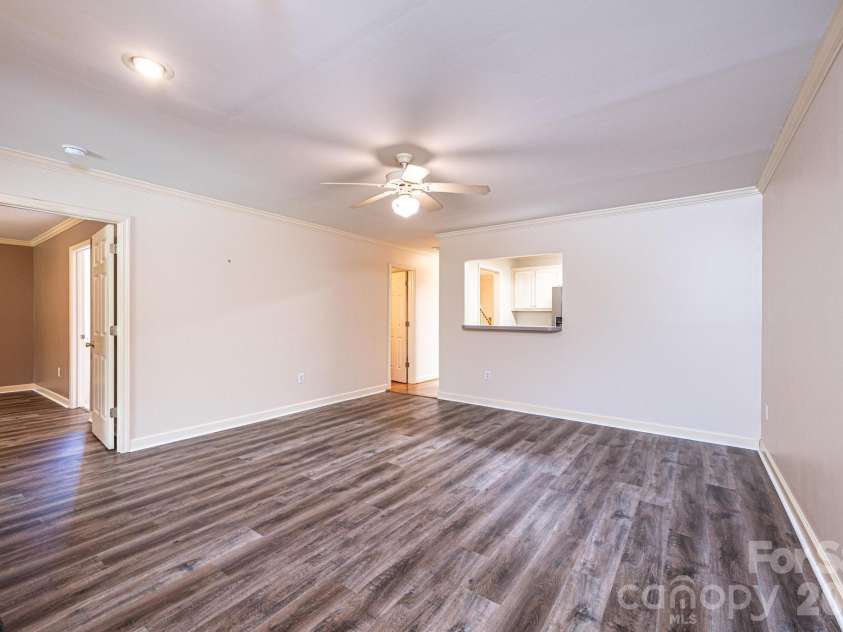 142 39th Avenue Court, Hickory, NC 28601.  MLS# CAR4360698, YatesRealty ID 9658. 