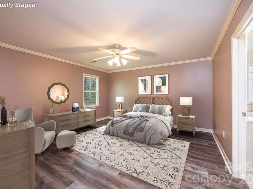 142 39th Avenue Court, Hickory, NC 28601.  MLS# CAR4360698, YatesRealty ID 9658. 