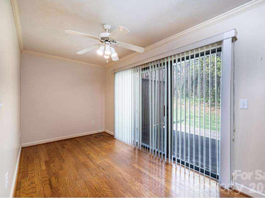 142 39th Avenue Court, Hickory, NC 28601.  MLS# CAR4360698, YatesRealty ID 9658. 