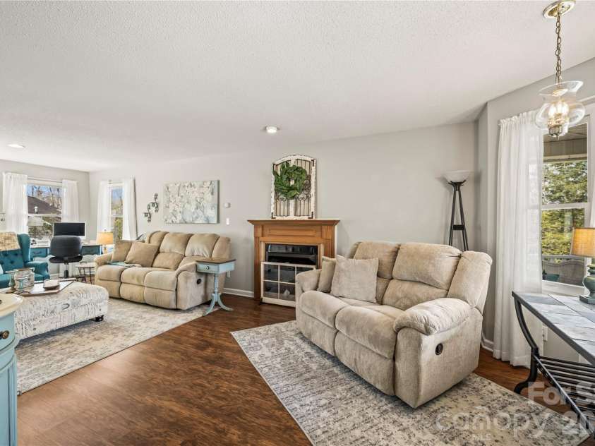 112 Bridlewood Trail, Mills River, NC 28759.  MLS# CAR4351397, YatesRealty ID 9659. 