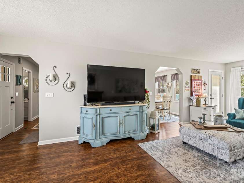 112 Bridlewood Trail, Mills River, NC 28759.  MLS# CAR4351397, YatesRealty ID 9659. 