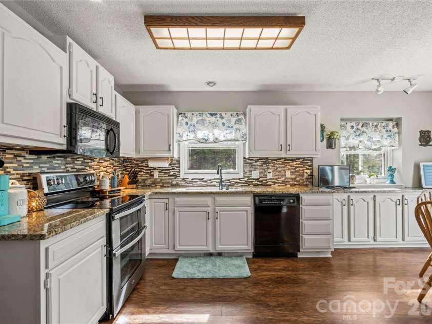 112 Bridlewood Trail, Mills River, NC 28759.  MLS# CAR4351397, YatesRealty ID 9659. 