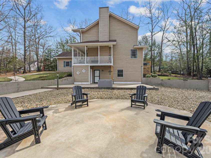 112 Bridlewood Trail, Mills River, NC 28759.  MLS# CAR4351397, YatesRealty ID 9659. 