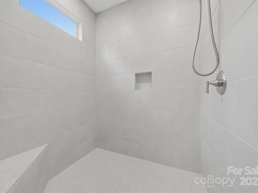 831B Wynnshire Drive, Hickory, NC 28601.  MLS# CAR4328734, YatesRealty ID 966. 