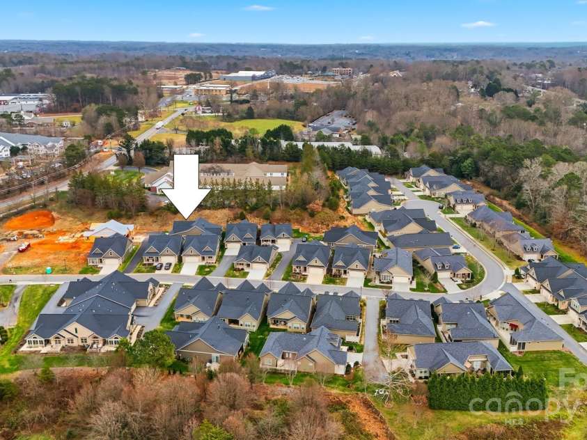 831B Wynnshire Drive, Hickory, NC 28601.  MLS# CAR4328734, YatesRealty ID 966. 