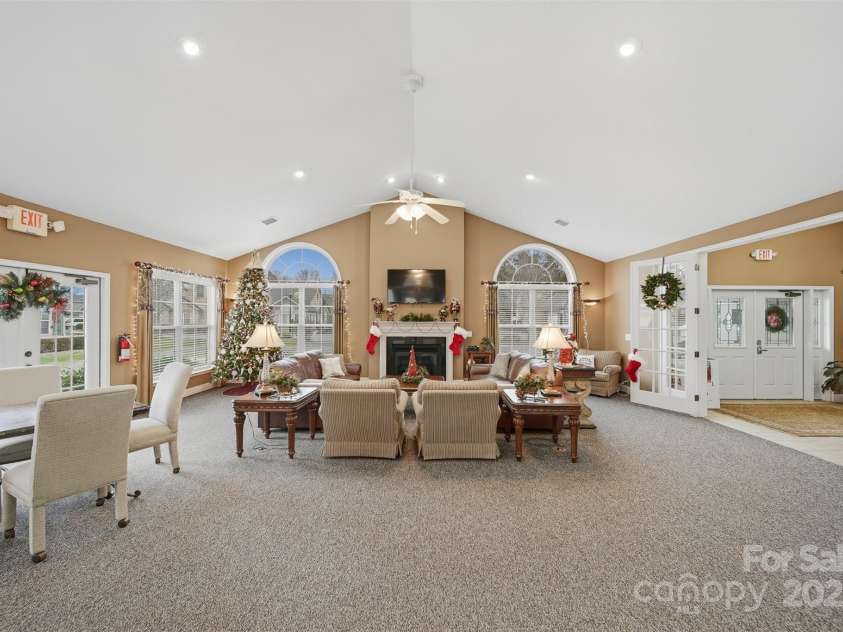 831B Wynnshire Drive, Hickory, NC 28601.  MLS# CAR4328734, YatesRealty ID 966. 