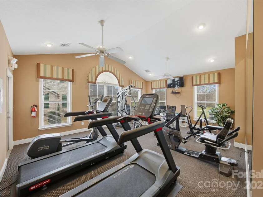 831B Wynnshire Drive, Hickory, NC 28601.  MLS# CAR4328734, YatesRealty ID 966. 