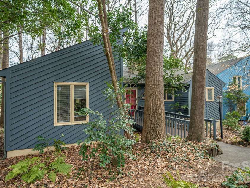 2805 Patio Lane, Gastonia, NC 28056.  MLS# CAR4346404, YatesRealty ID 9660. 