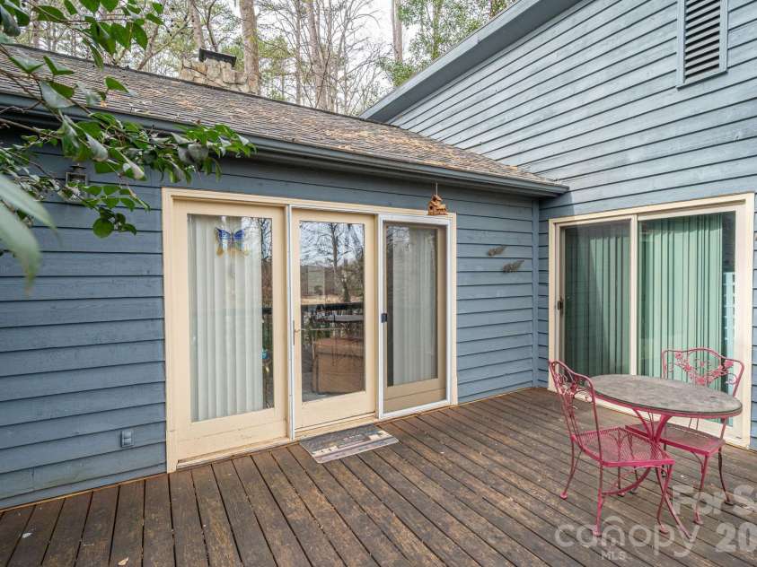 2805 Patio Lane, Gastonia, NC 28056.  MLS# CAR4346404, YatesRealty ID 9660. Back deck