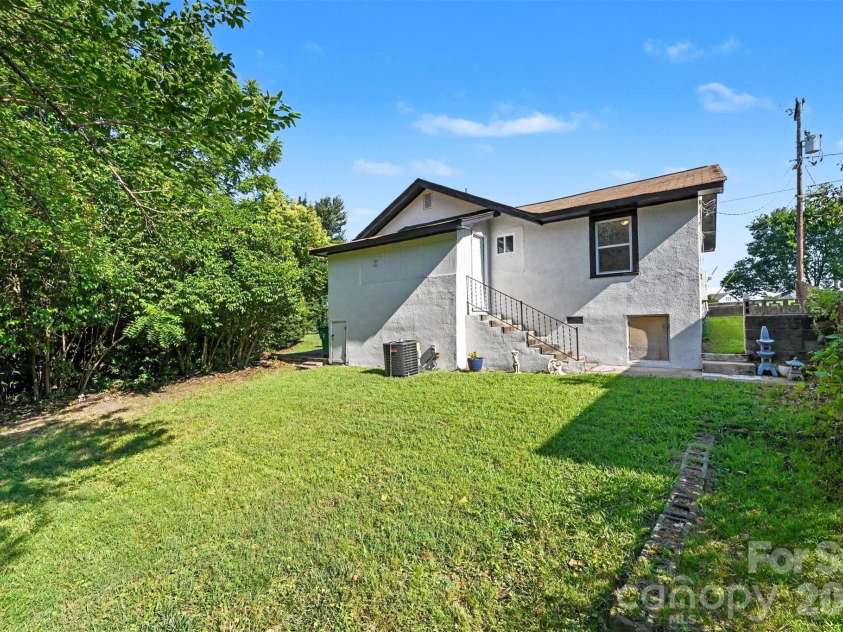 1309 Dearborn Avenue, Charlotte, NC 28206.  MLS# CAR4402630, YatesRealty ID 9661. 