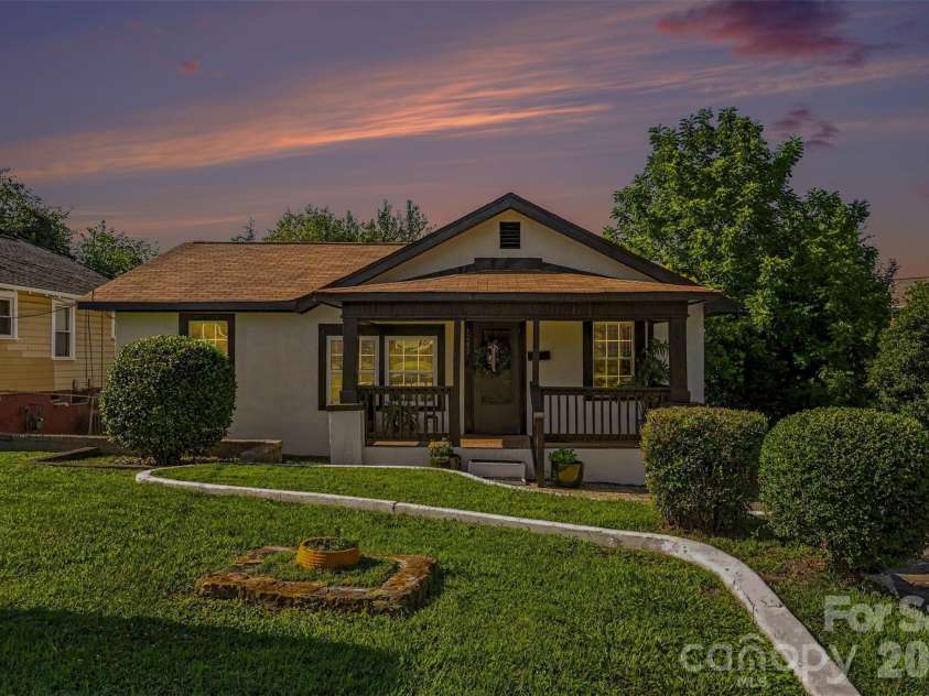 1309 Dearborn Avenue, Charlotte, NC 28206.  MLS# CAR4402630, YatesRealty ID 9661. 