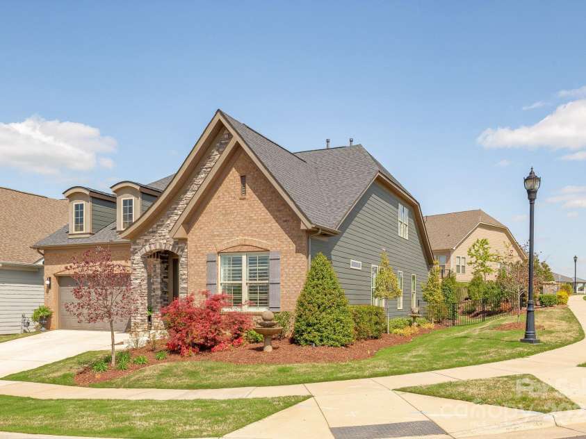16004 Tulloch Road, Charlotte, NC 28278.  MLS# CAR4244766, YatesRealty ID 9661. 