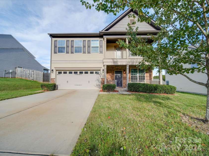 131 Renville Place, Mooresville, NC 28115.  MLS# CAR4189884, YatesRealty ID 9662. 