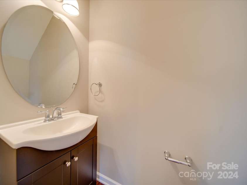 131 Renville Place, Mooresville, NC 28115.  MLS# CAR4189884, YatesRealty ID 9662. 