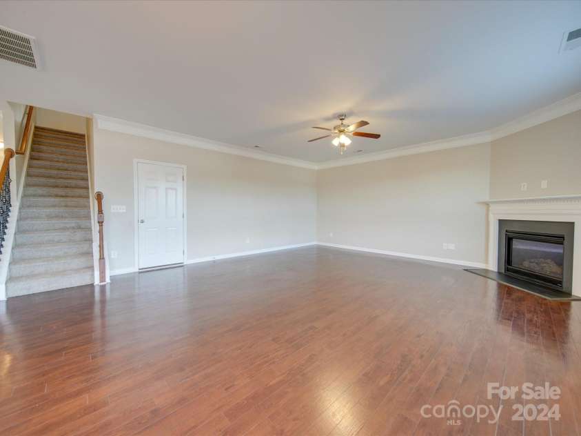 131 Renville Place, Mooresville, NC 28115.  MLS# CAR4189884, YatesRealty ID 9662. 