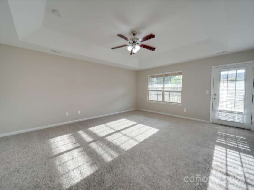 131 Renville Place, Mooresville, NC 28115.  MLS# CAR4189884, YatesRealty ID 9662. 