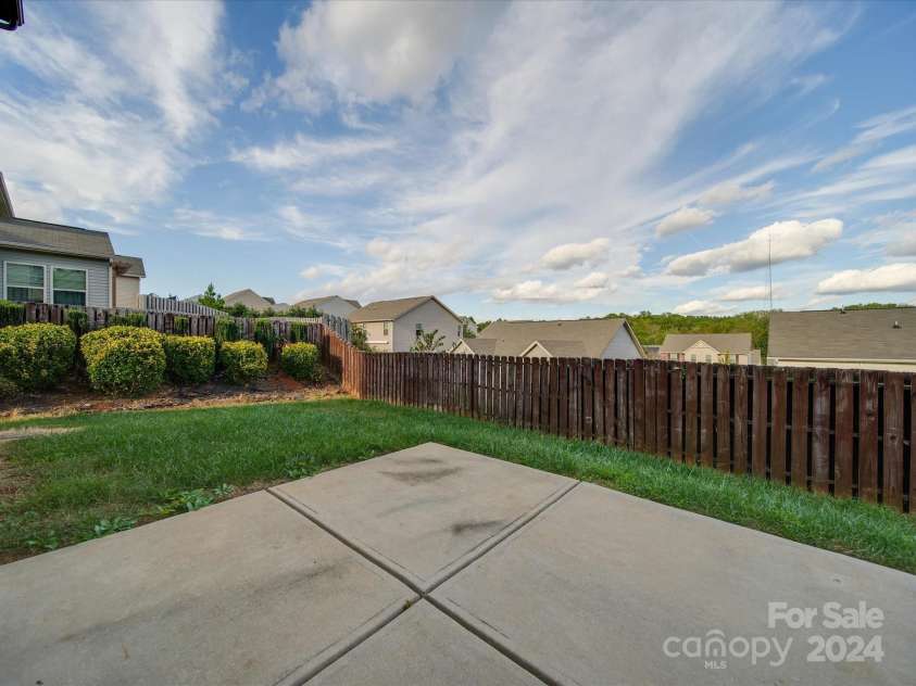 131 Renville Place, Mooresville, NC 28115.  MLS# CAR4189884, YatesRealty ID 9662. 