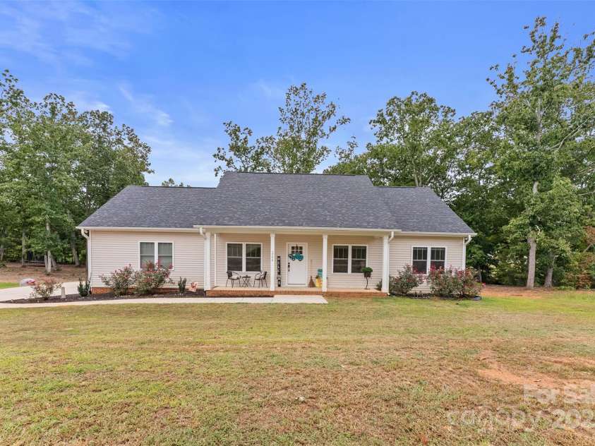 1706 Ivey Court, Maiden, NC 28650.  MLS# CAR4238966, YatesRealty ID 9663. 