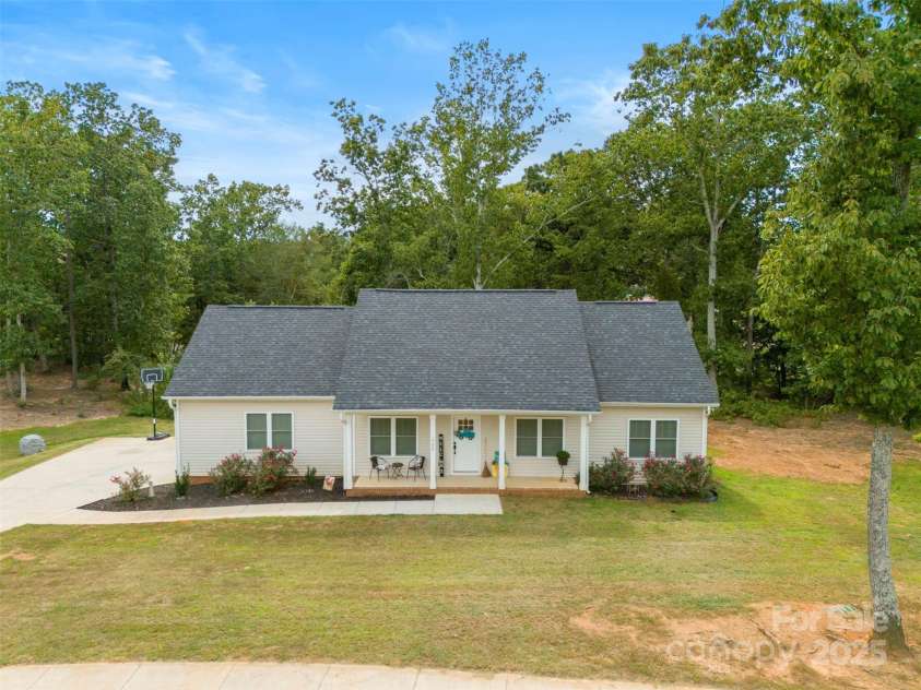 1706 Ivey Court, Maiden, NC 28650.  MLS# CAR4238966, YatesRealty ID 9663. 