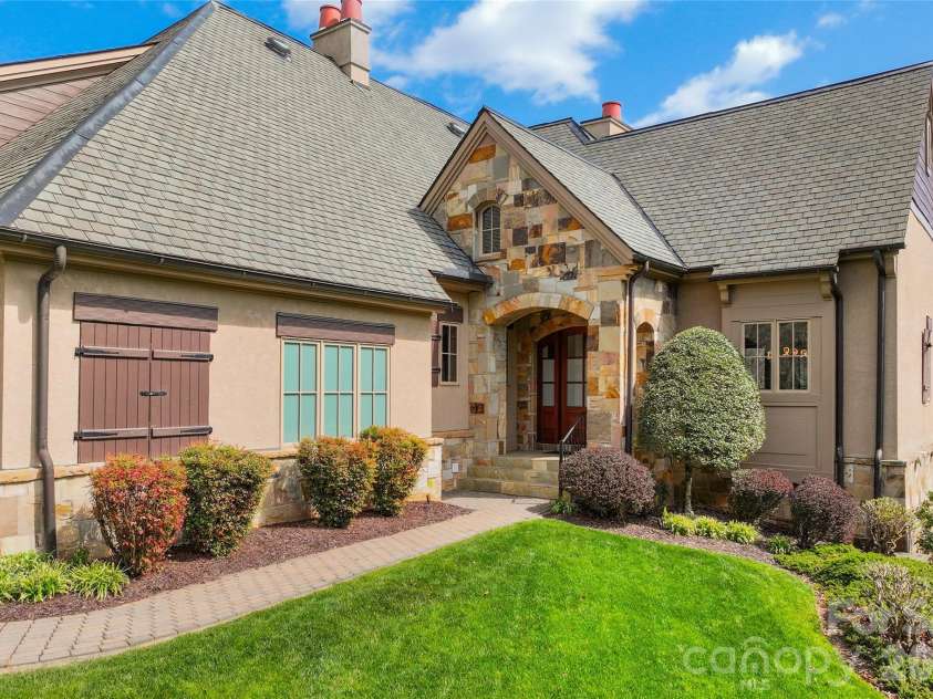 34 Foxbridge Way, Arden, NC 28704.  MLS# CAR4363086, YatesRealty ID 9664. 