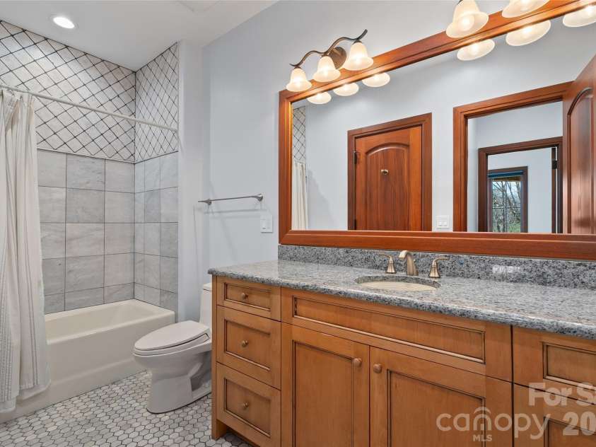 34 Foxbridge Way, Arden, NC 28704.  MLS# CAR4363086, YatesRealty ID 9664. 