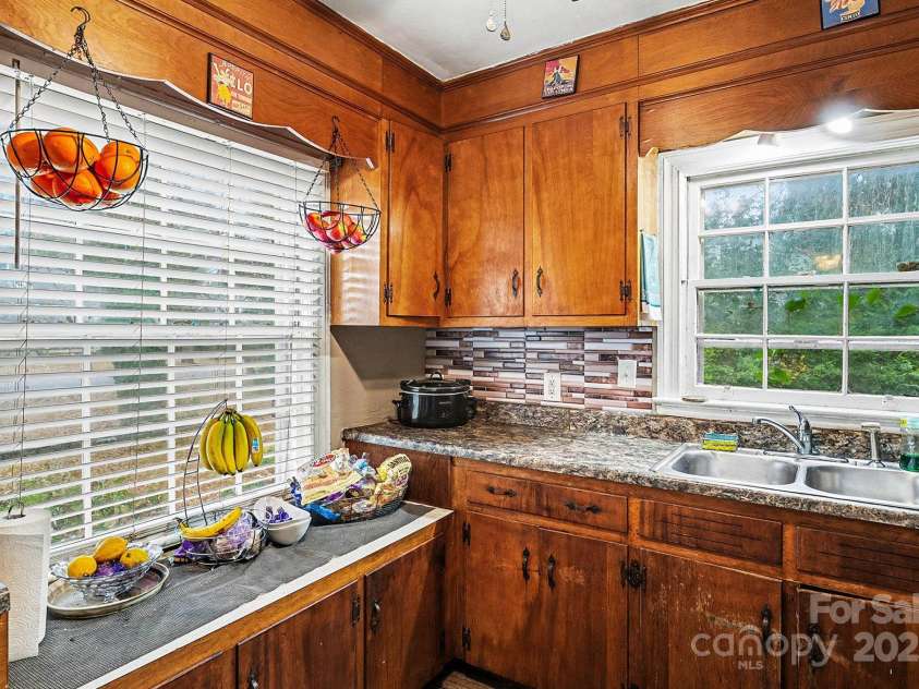 109 Austin Street, Maxton, NC 28364.  MLS# CAR4328474, YatesRealty ID 9666. 