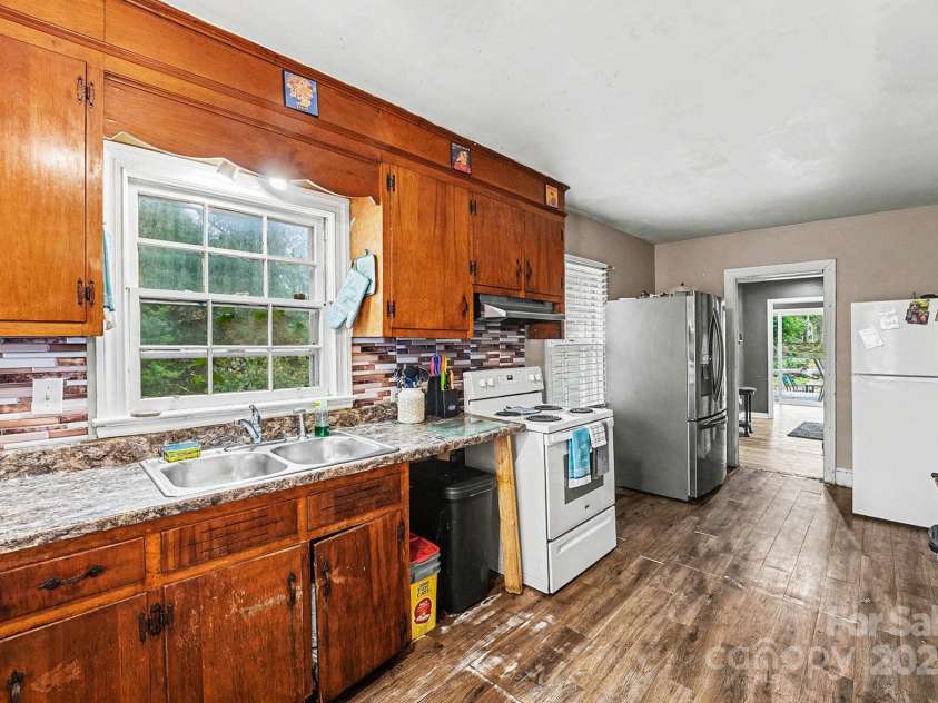 109 Austin Street, Maxton, NC 28364.  MLS# CAR4328474, YatesRealty ID 9666. 