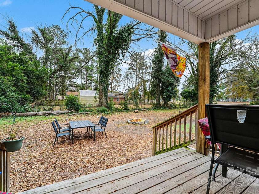 109 Austin Street, Maxton, NC 28364.  MLS# CAR4328474, YatesRealty ID 9666. 