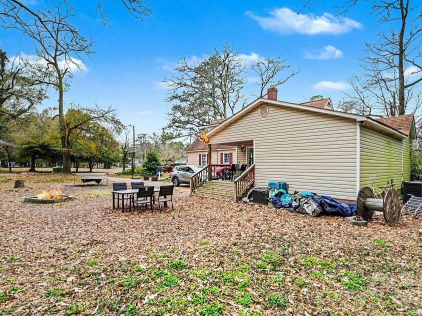 109 Austin Street, Maxton, NC 28364.  MLS# CAR4328474, YatesRealty ID 9666. 