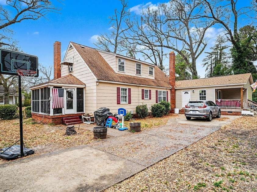 109 Austin Street, Maxton, NC 28364.  MLS# CAR4328474, YatesRealty ID 9666. 