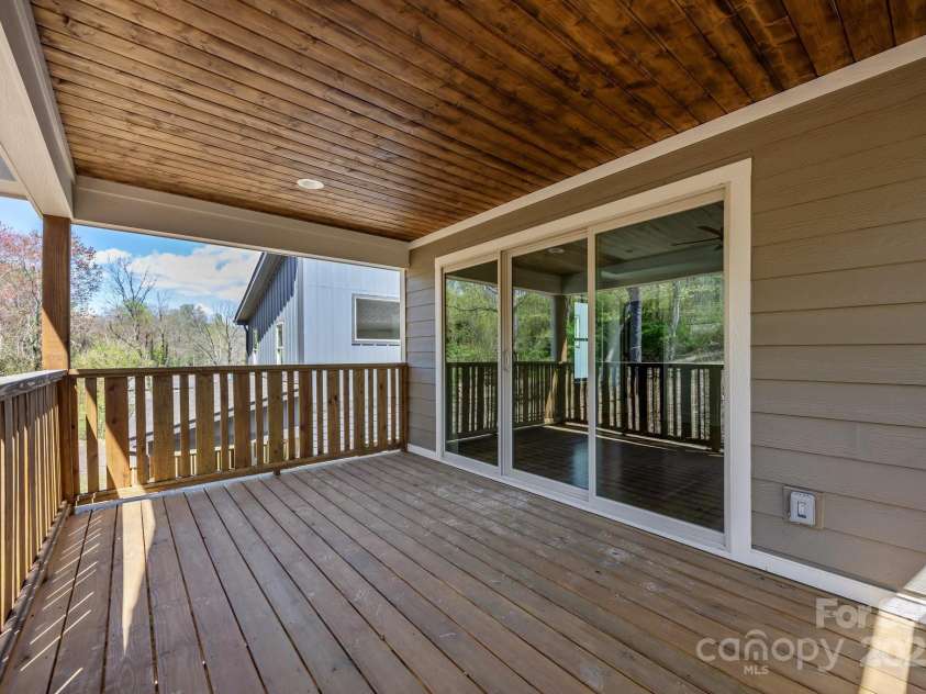 93 Glendale Avenue, Asheville, NC 28803.  MLS# CAR4234072, YatesRealty ID 9666. 