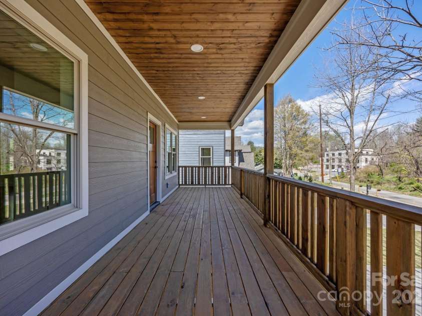 93 Glendale Avenue, Asheville, NC 28803.  MLS# CAR4234072, YatesRealty ID 9666. Expansive front porch