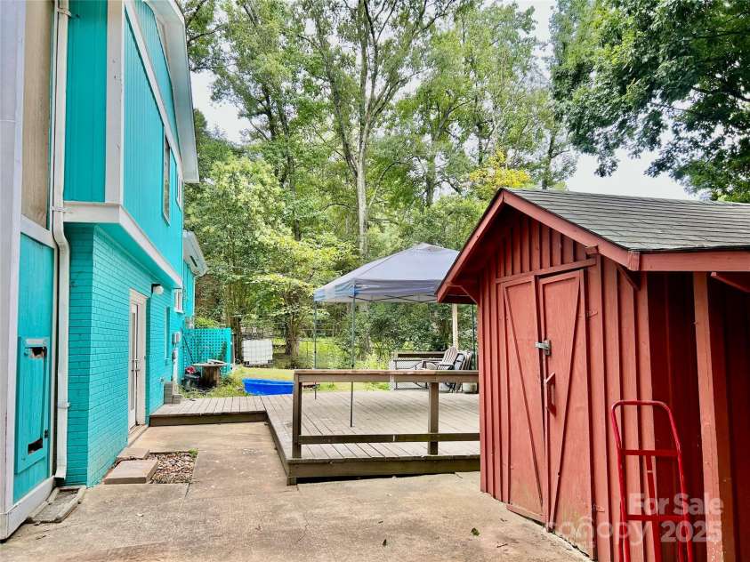 6708 Lynmont Drive, Charlotte, NC 28212.  MLS# CAR4294133, YatesRealty ID 9667. 