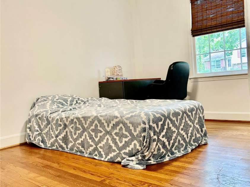 6708 Lynmont Drive, Charlotte, NC 28212.  MLS# CAR4294133, YatesRealty ID 9667. 
