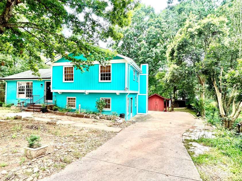 6708 Lynmont Drive, Charlotte, NC 28212.  MLS# CAR4294133, YatesRealty ID 9667. 