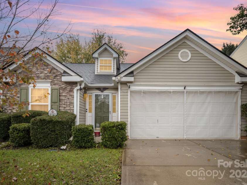 105 Ranlo Avenue, Gastonia, NC 28054.  MLS# CAR4200774, YatesRealty ID 9668. 