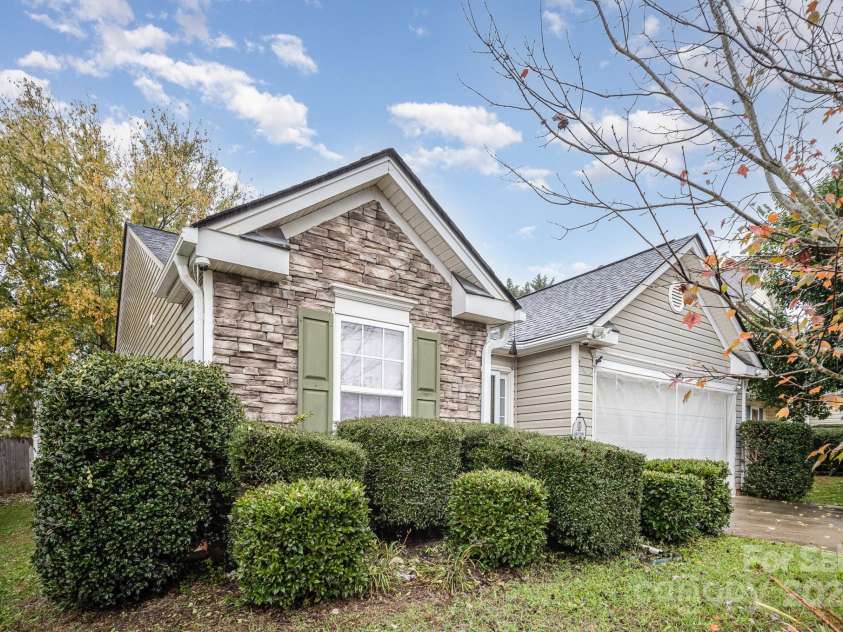 105 Ranlo Avenue, Gastonia, NC 28054.  MLS# CAR4200774, YatesRealty ID 9668. 